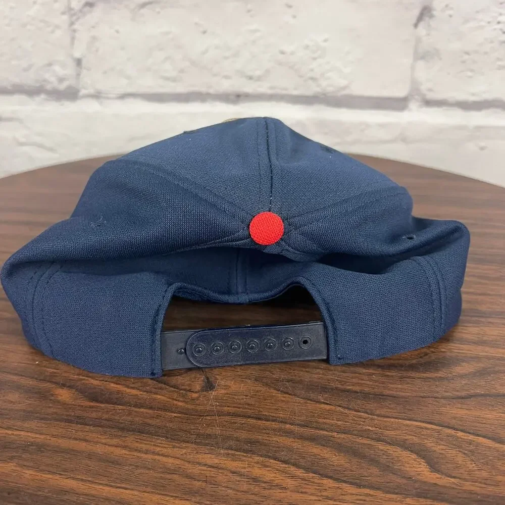 MLB Mens OS Vintage Retro Streetwear Cleveland Indians Chief Wahoo Snapback Hat